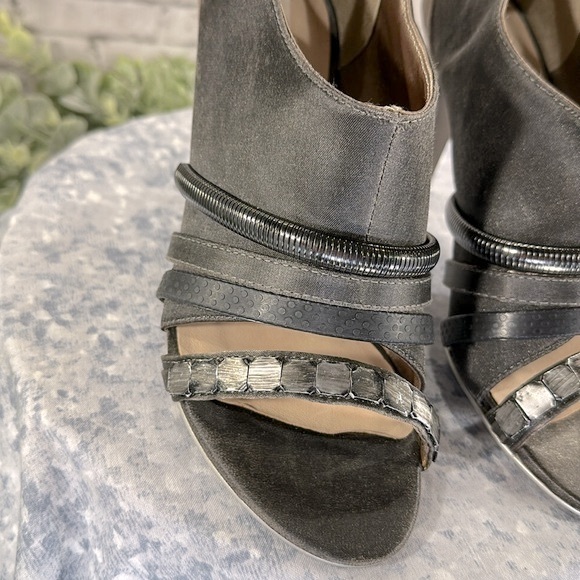 Diesel Palma Fossil Taupe Pewter Open Toe Suede/Satin Bootie Heels WMS 7M✨EUC✨ - Picture 3 of 11